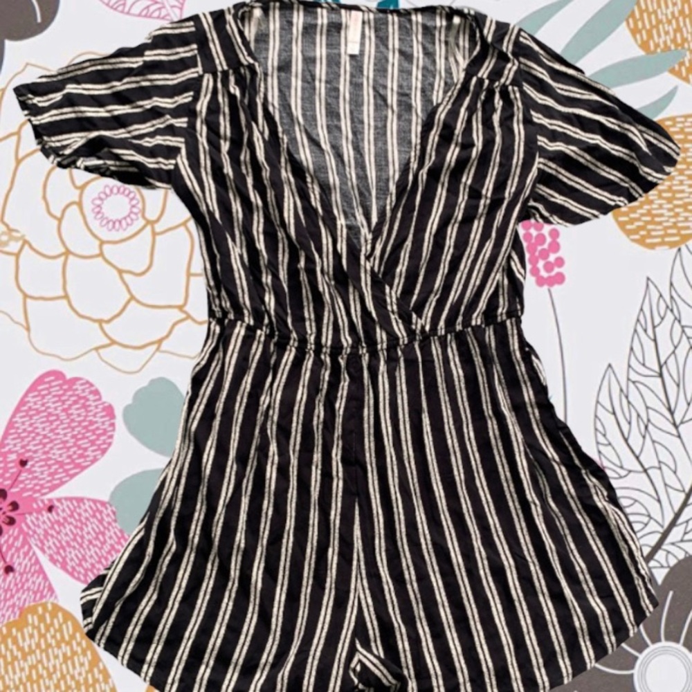 Xhiliration black and cream striped romper size small